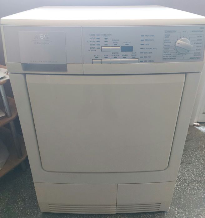 Сушилня с термо помпа AEG T59800