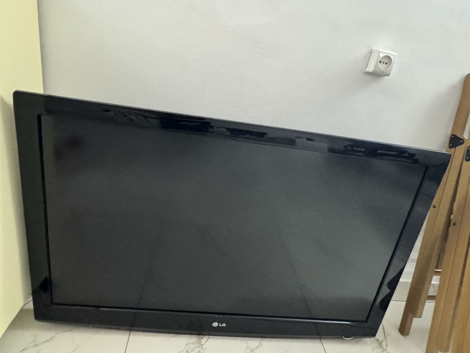 Плазменый телевизор LG