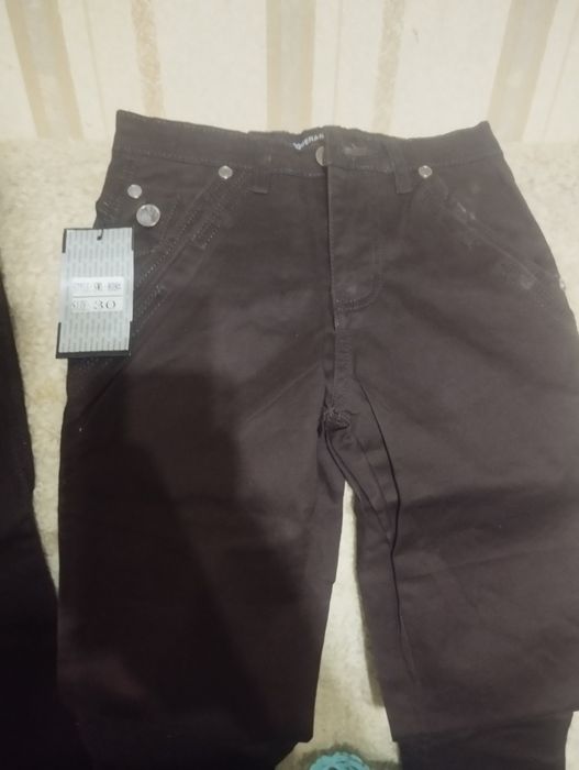 Продаю брюки . Коричневого цвета.