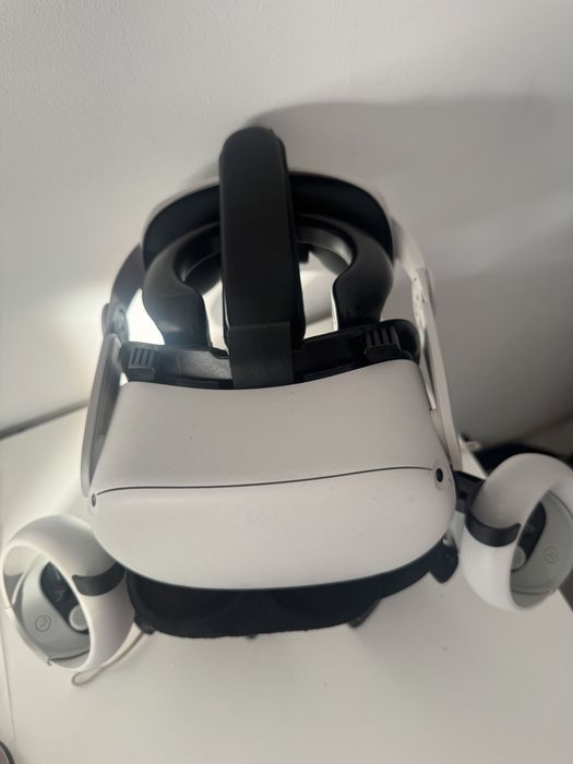 Vand meta quest 2 128gb stare perfecta