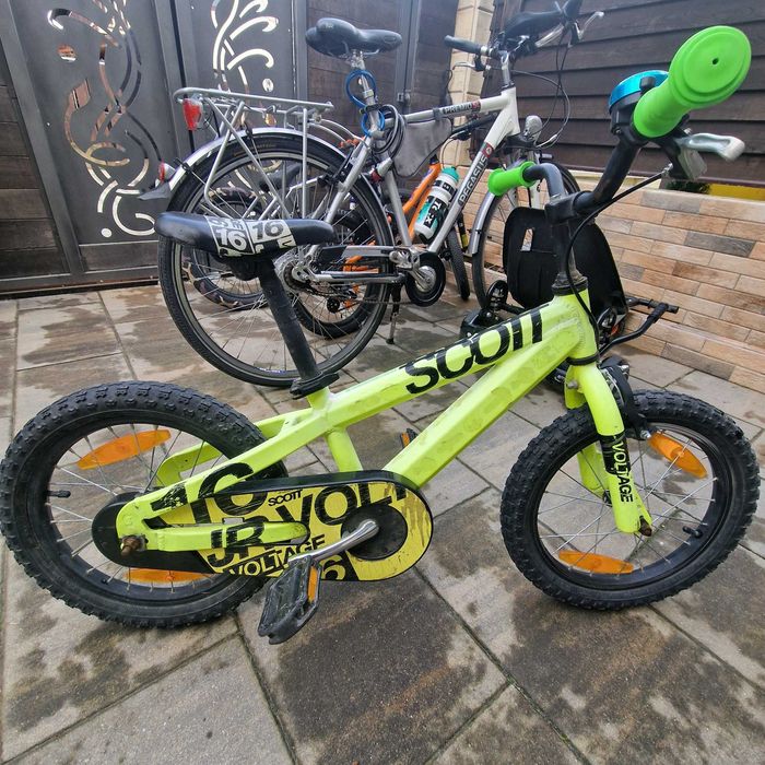 Bicicleta  CopiiScott 16 inch  culoare verde neon + cască .