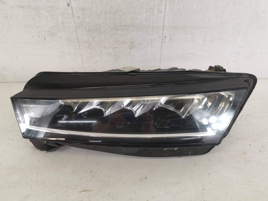 Фар Ляв Пълен Лед Шкода Октавия 4 / Skoda Octavia 4 Оригинален В Добро