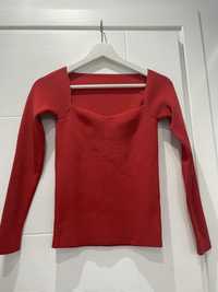 Червена блуза