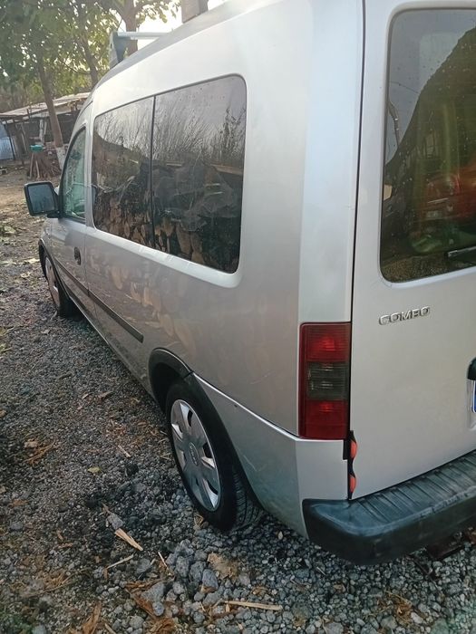 Vând Opel combo autoturism
