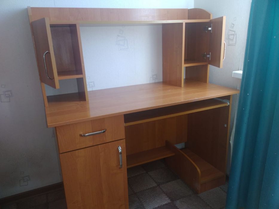 Продаю шкаф для компьютера