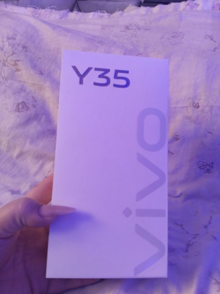 VIVO Y35 128 Гб памяти
