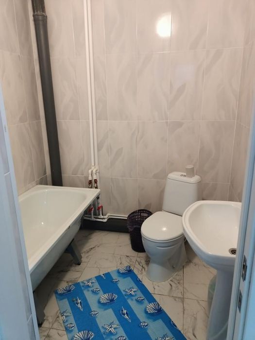 Батыс 2, 29 дом возле автоцон