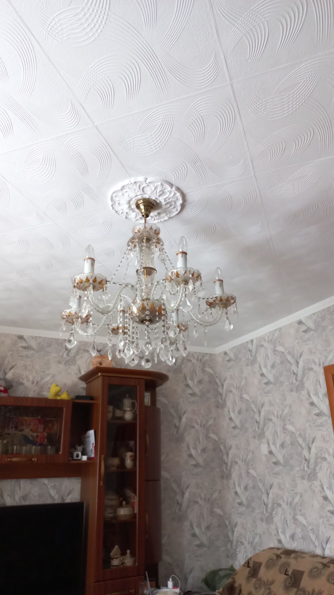 Продам люстру  горный хрусталь