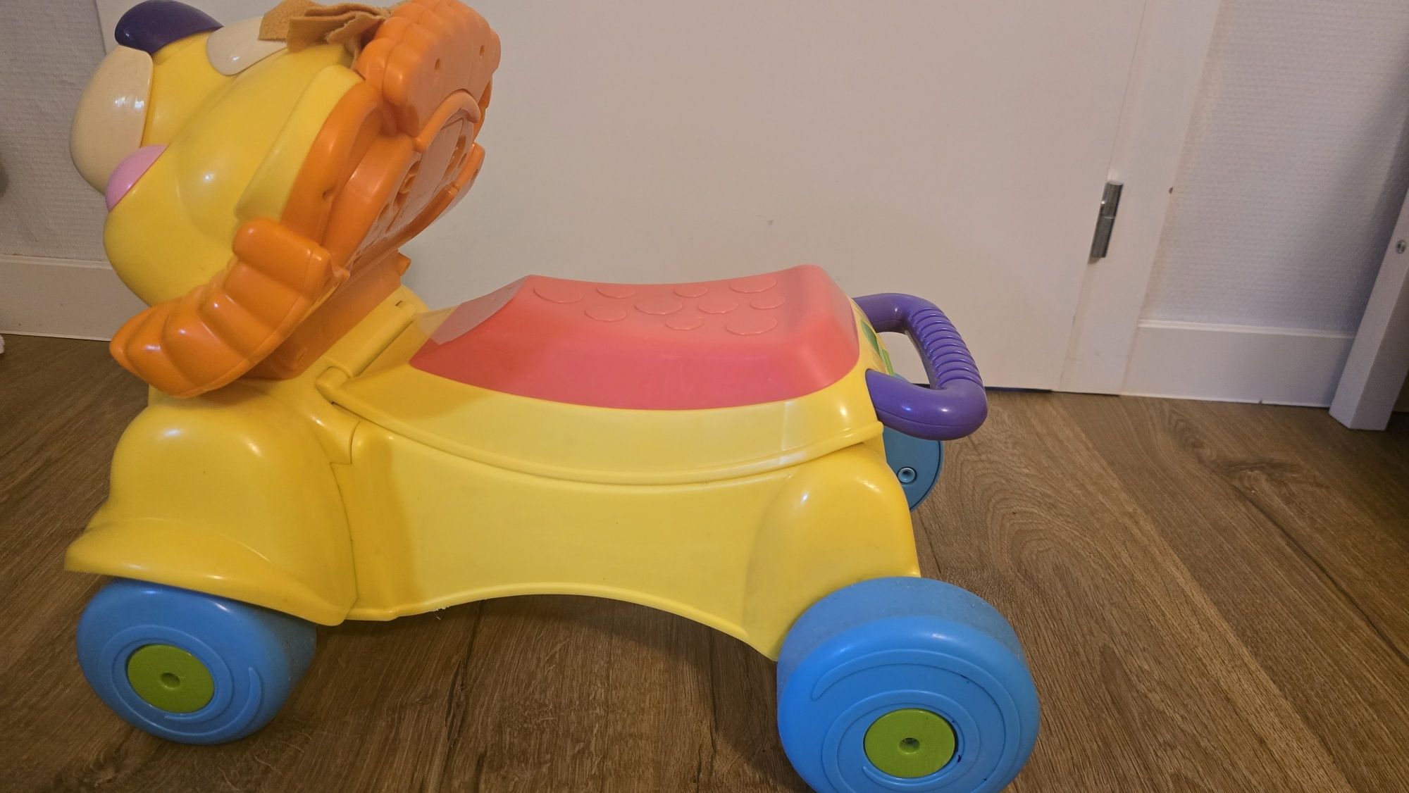Fisher price лъвче за бутане с крачета със светещ нос и музикално с мн
