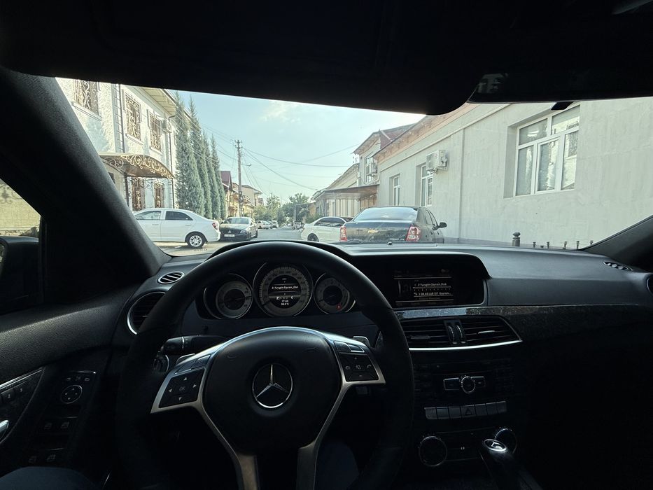 Продаю свою машину w204 m272