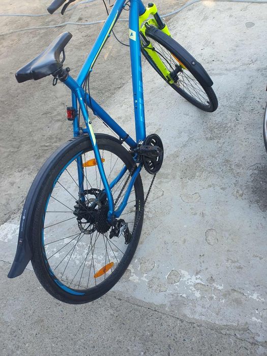 Biciclete de aluminiu și bambus