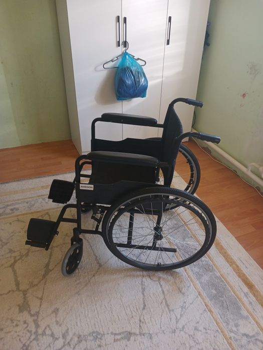 Инвалидная коляска в хорошем состоянии