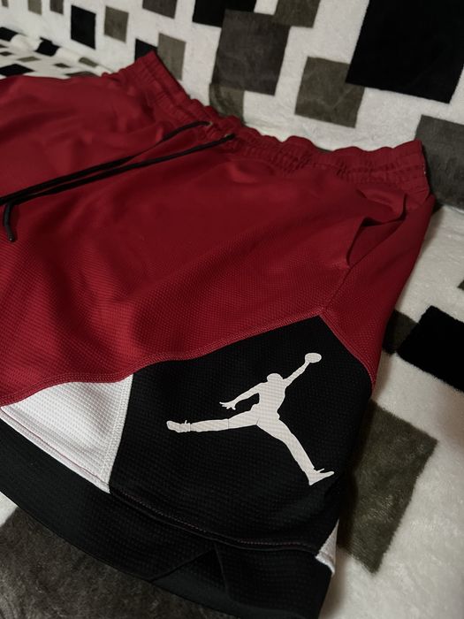 Pantaloni scurti Jordan, marimea XL in stare buna