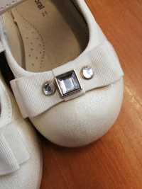 Обувки естествена кожа Mayoral,за момиченце подходящо за повод.