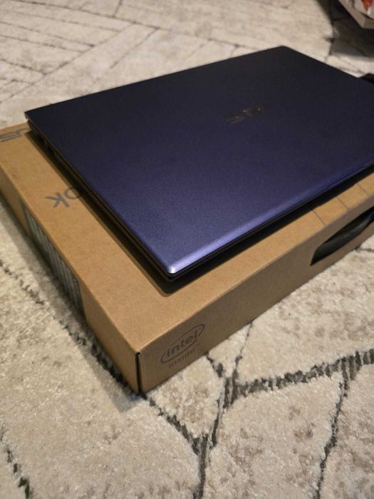 Asus vivobook x512f, I3-8145U\12GB\250Gb\Amprenta, in cutie-impecabil