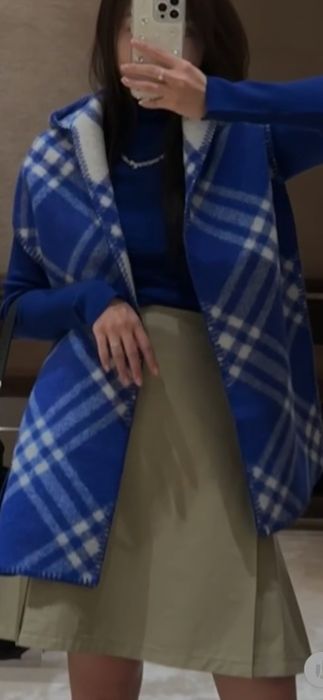 Esarfa-fular Burberry model 2026