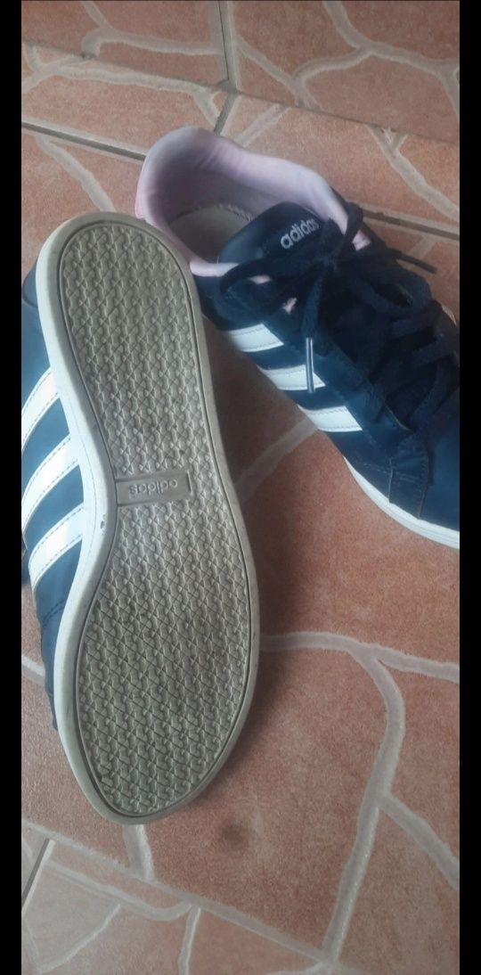 Adidasi adidas marime 36, 5