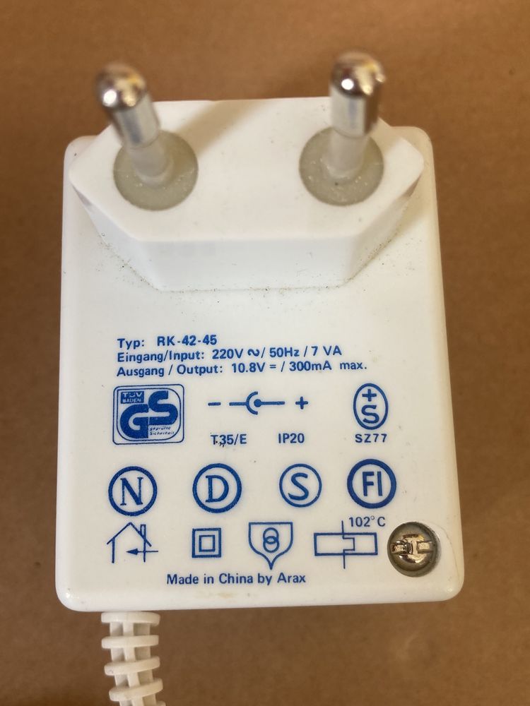 Adaptor 10,8v . Transformator 10,8v . incarcator 10,8v