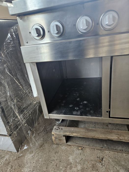 1.Електрическа фурна втора употреба със 6 броя котлона