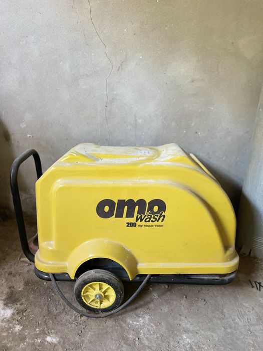 Moyka apparat sotiladi karcher