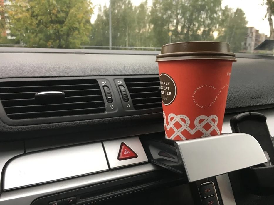 Поставка за чаша VW Passat B6