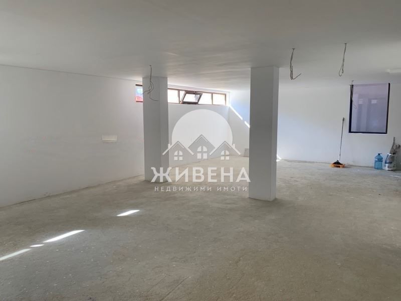 Продавам офис в кв. Възраждане 1, площ 142 кв.м