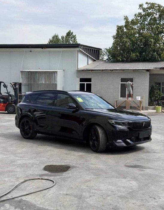 Voyah Free hybrid 2025