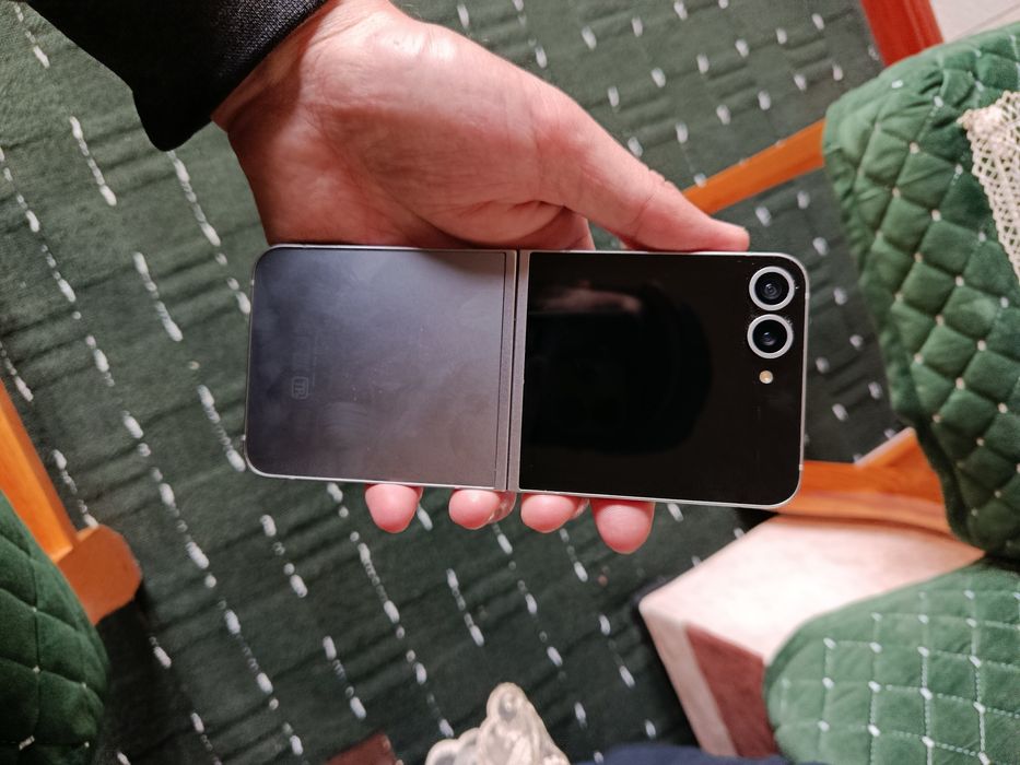 Galaxy flip 6 xaloti ideal