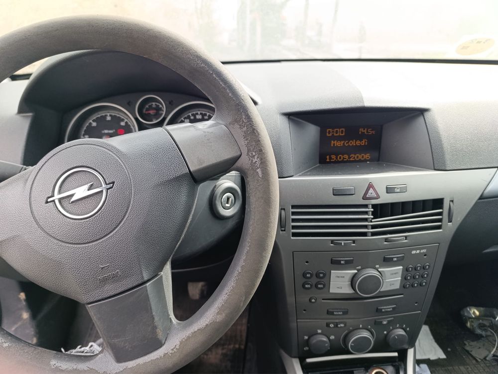 Opel astra 1.3CDTI на части