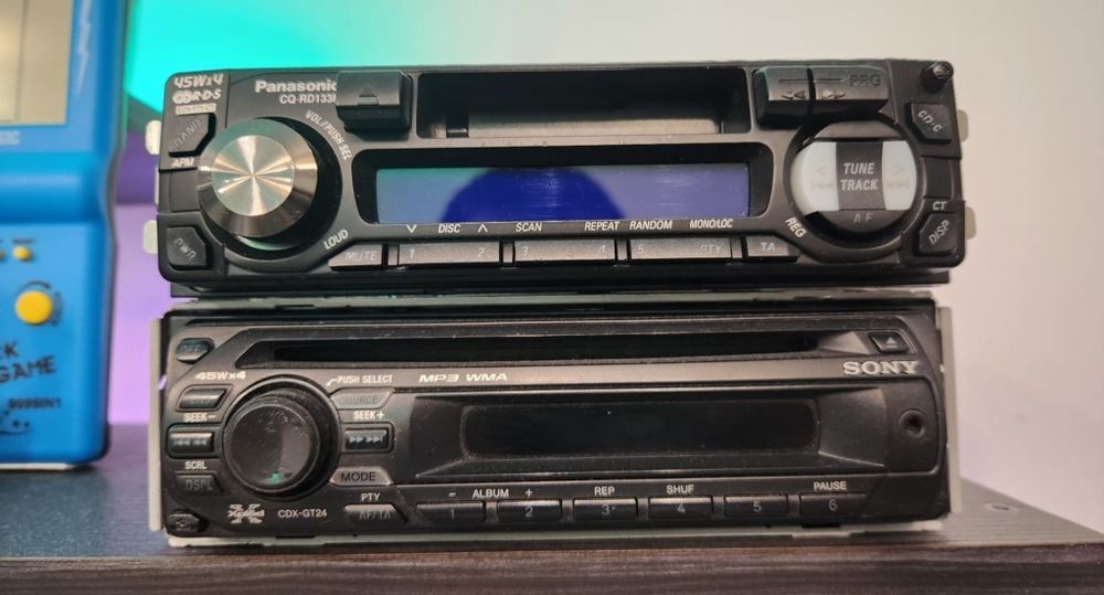Radio casetofon masina