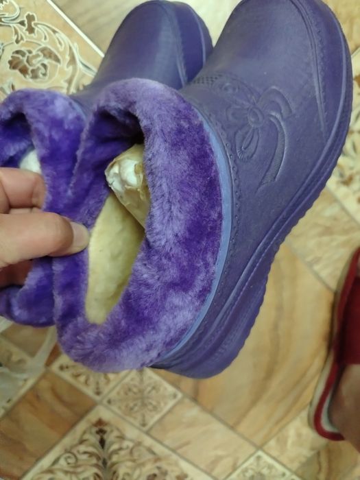 Галоши и босоножки женские  и мужские тапки ,кроссы