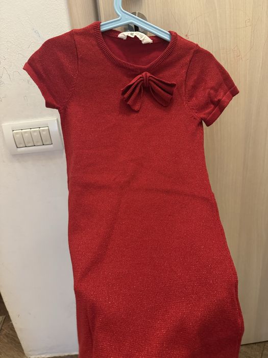 Rochie H&M 4-6 ani, rosu aprins cu sclipici