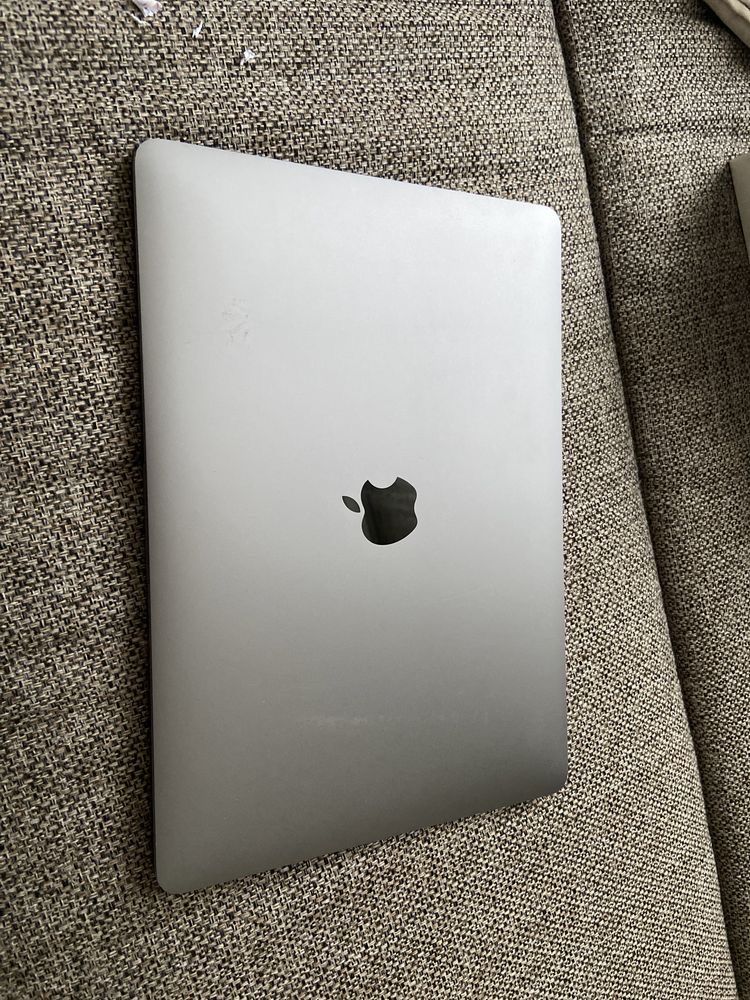 Macbook Pro 13” A1708