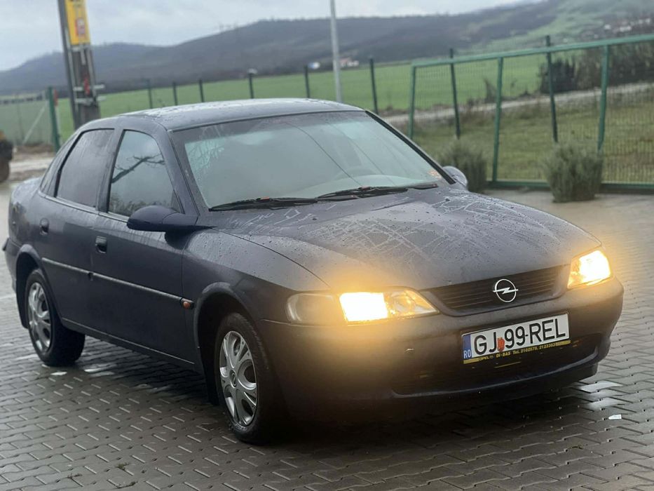 Opel vectra B 1.6 benzina