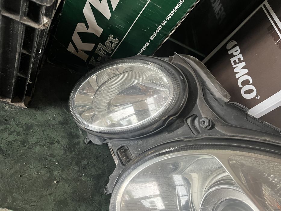 far stanga mercedes e bi xenon