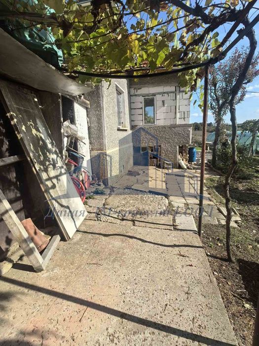 Къща в Шумен, област-с.Близнаци площ 65 цена 55000