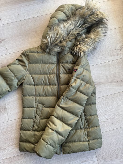 Geaca Tommy XS verde olive in stare perfecta