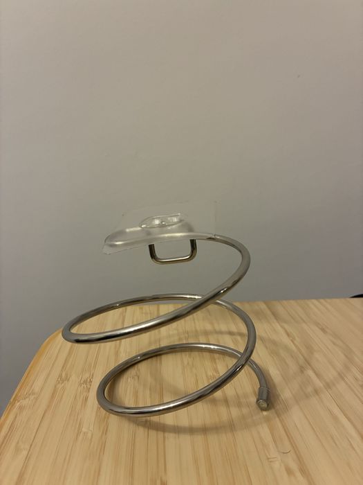 Самозалепваща поставка за сешоар