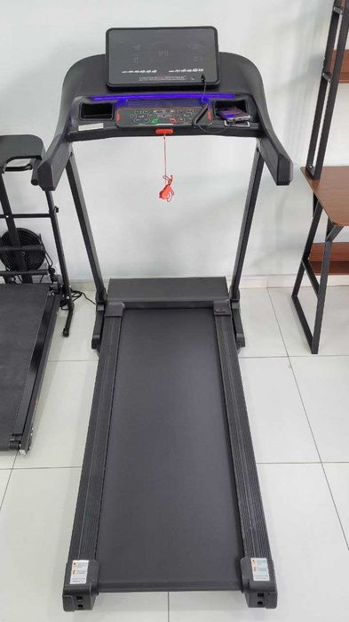 Беговая дорожка с монитором 150 kg