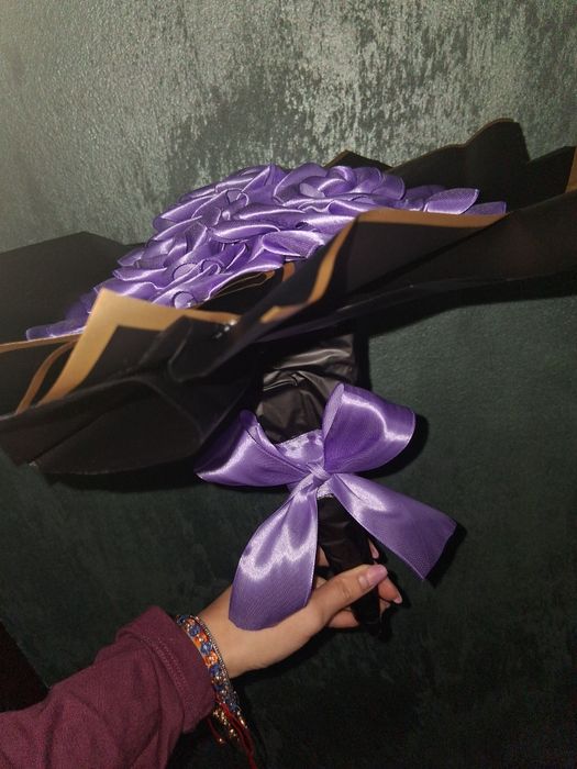 Buchet de trandafiri din satin