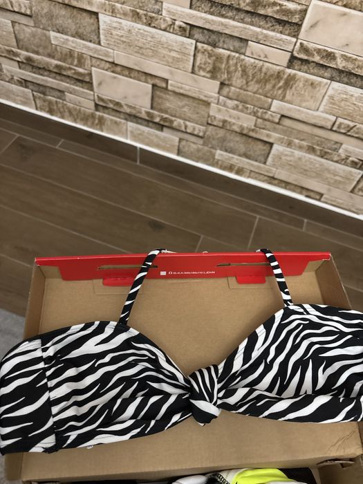 Vand sutien, model banda, nou, marime s, marime m