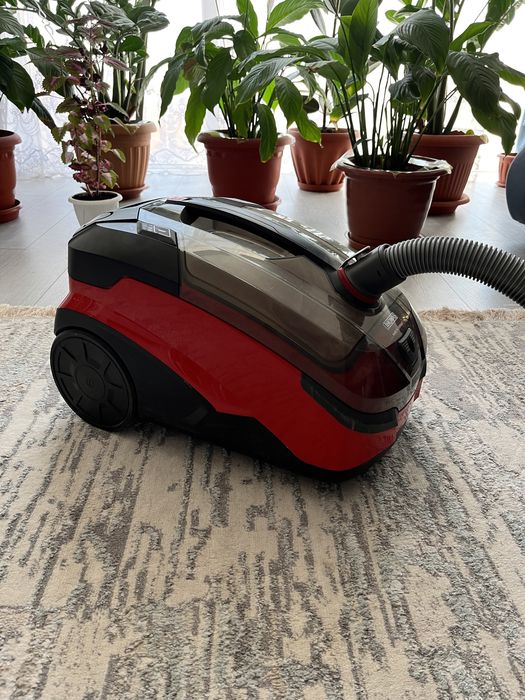 Пылесос с сухой и влажной уборкой