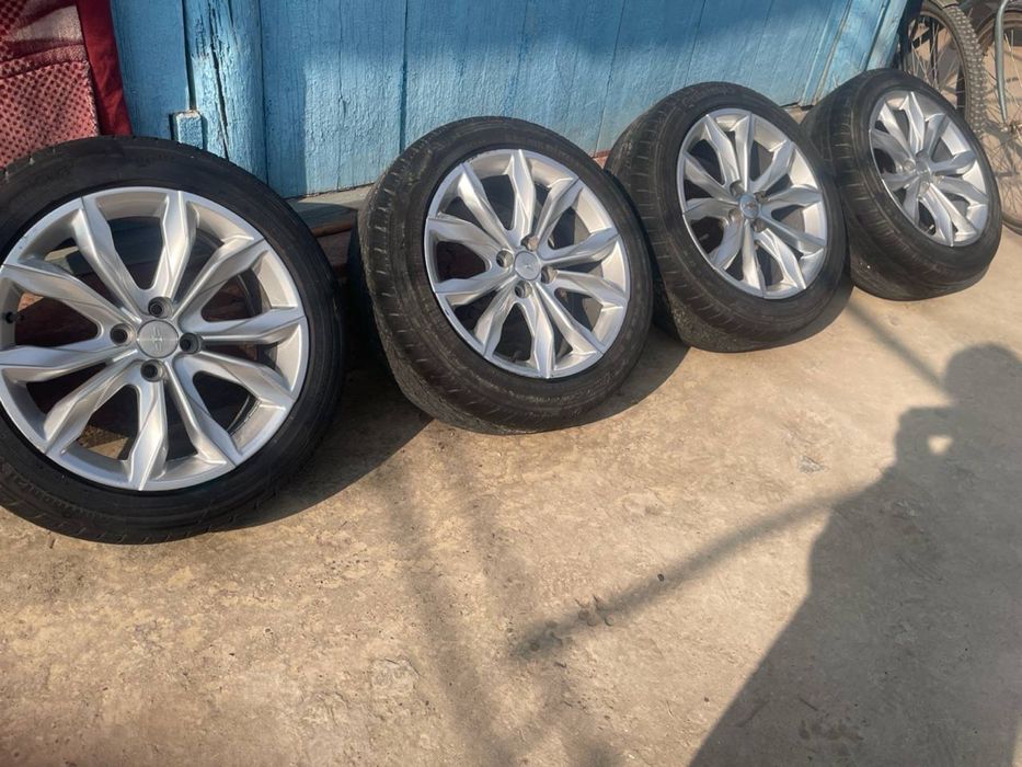 Малибу 2 диска балон сотилади