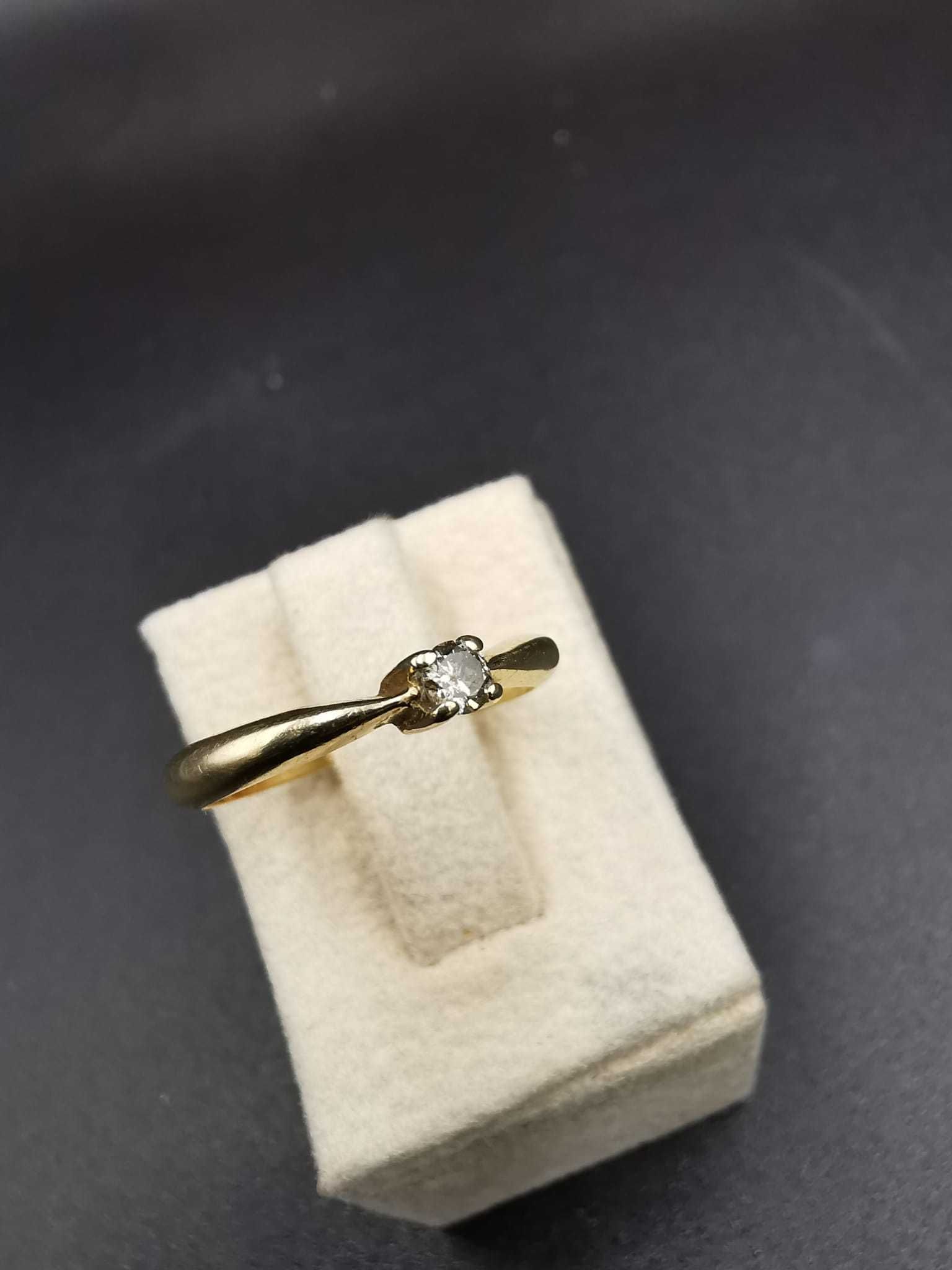 Inel din aur cu diamante- aur 14k