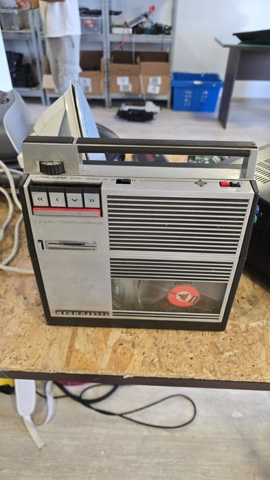 Magnetofon portabil Telefunken defect ptr piese