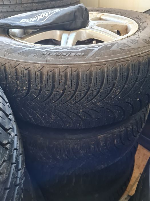 Jante megane 3 cu anvelope iarna 195 65 15