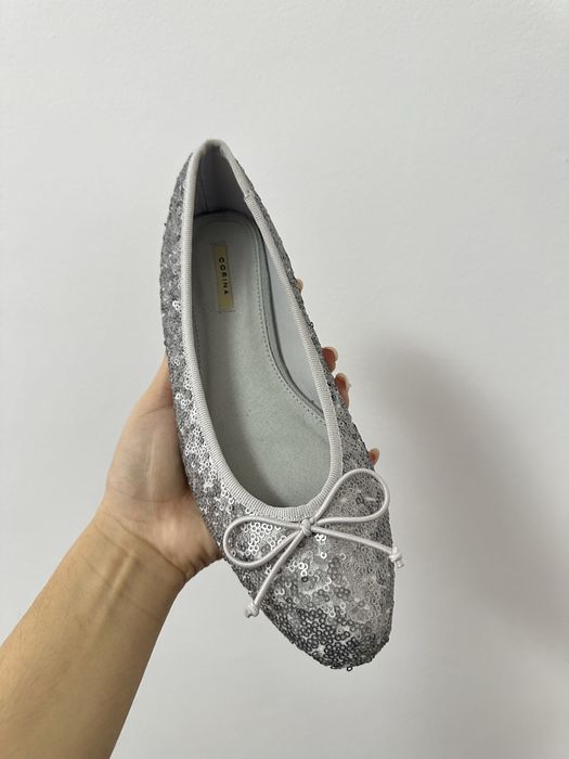 Balerini cu paiete argintii