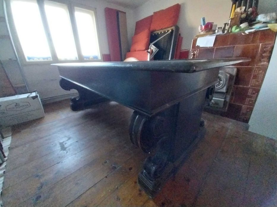 Masa stil florentin din nuc