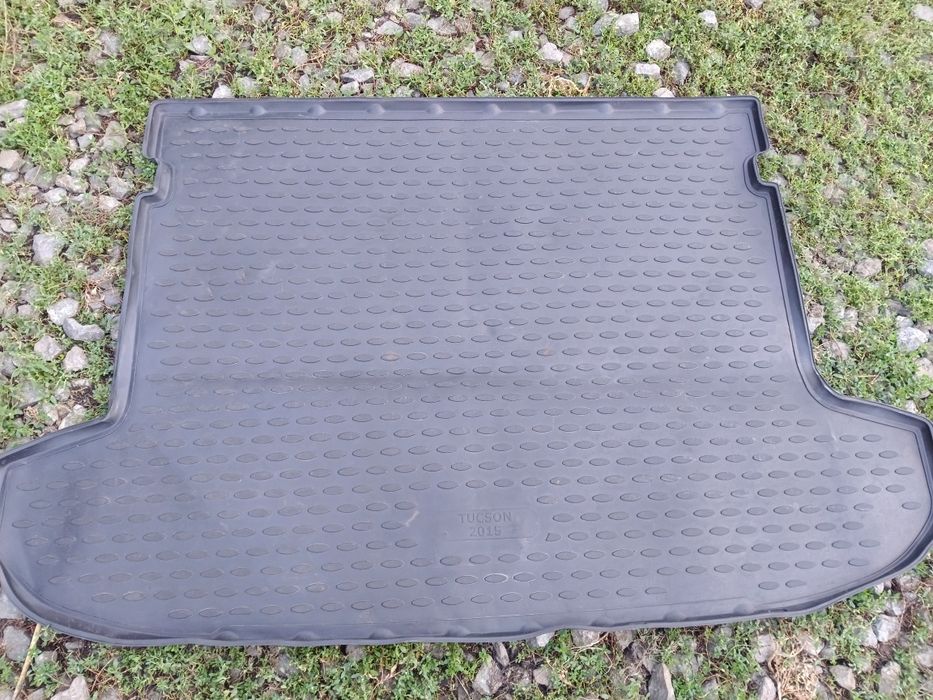 Продам коврик в багажник хендай тусан