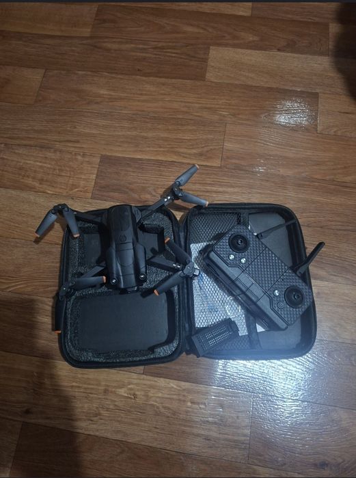 Vând Drona excelenta pentru începători.